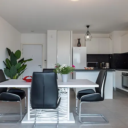 Bienvenue-parking-clim-centre マントン